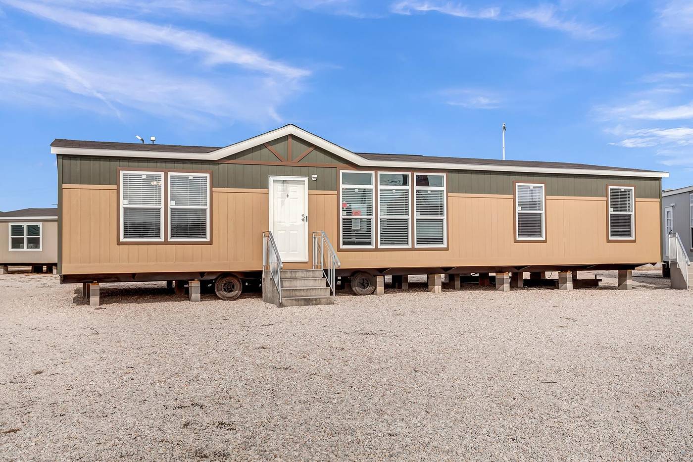 New Moon 3256F Double Wide by Champion thumbnail 1