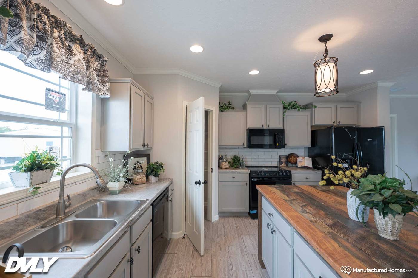 Novus DVHBSS-6204 Double Wide by Deer Valley thumbnail 3