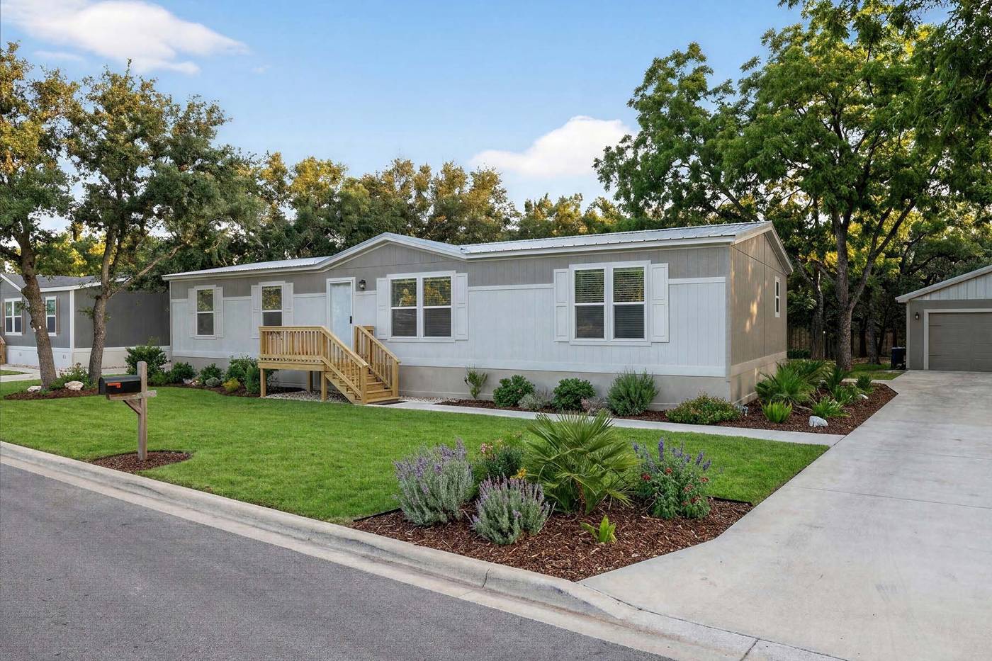 Prime Capstone 135 Double Wide by Champion thumbnail 1