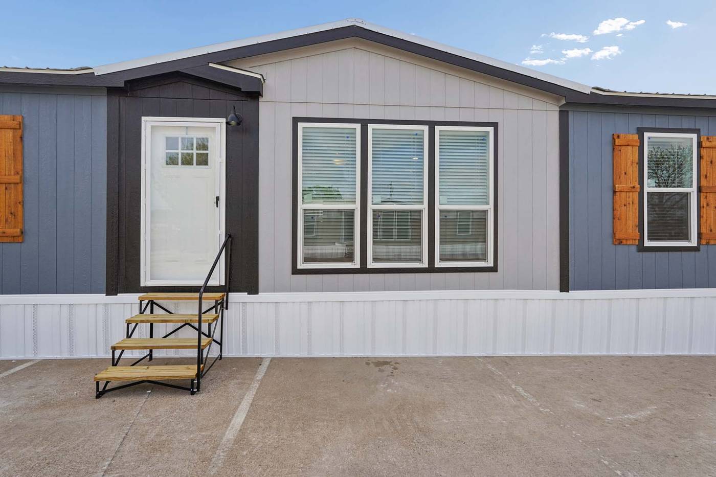 RM 2864A Double Wide by Champion thumbnail 2