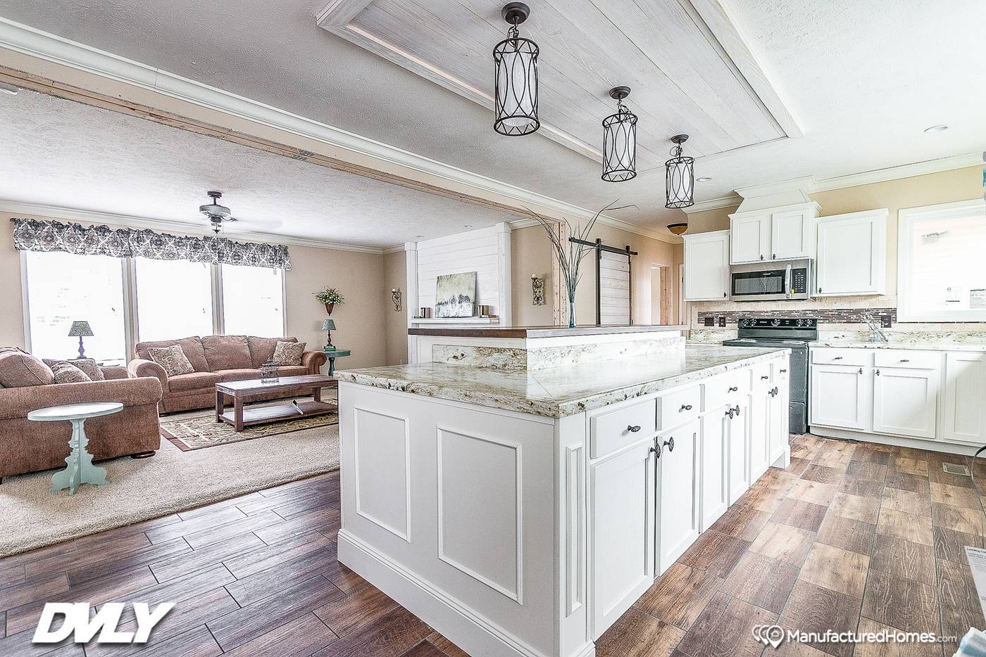 The Avonlea DVHBSS-8031 Double Wide by Deer Valley thumbnail 4
