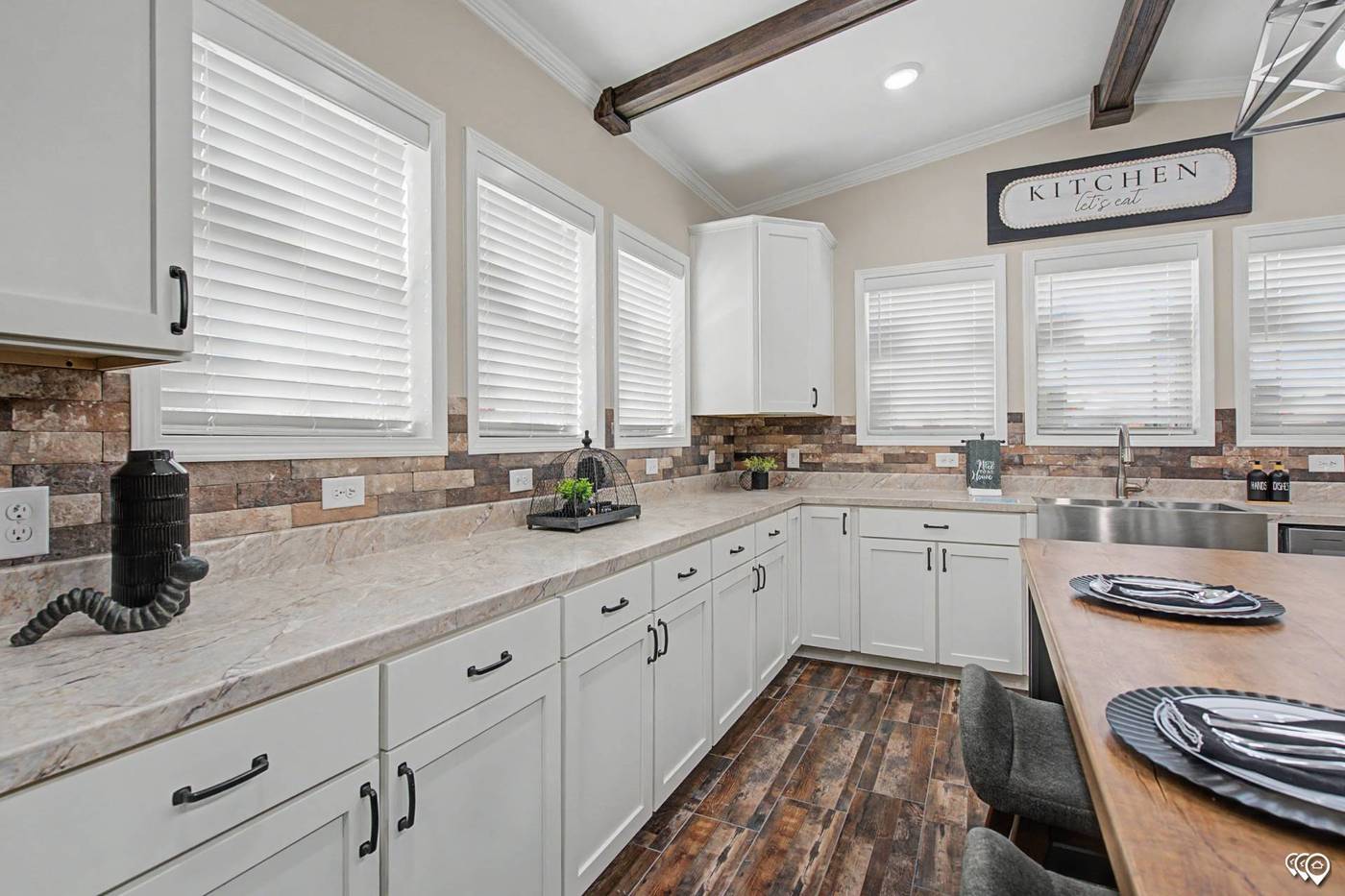 The Taylor DVHBSS-8415 Double Wide by Deer Valley thumbnail 4